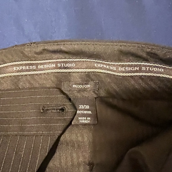 Express Suit - Picture 6 of 6